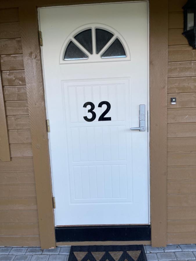 Pa Taket Overnatting Sorkjosen Exterior photo